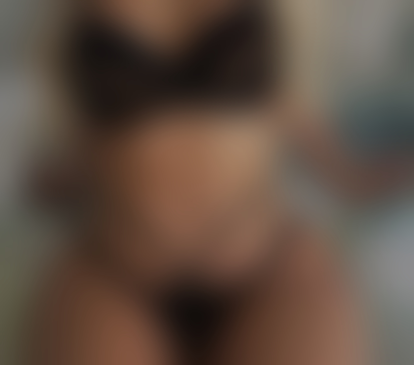 Escorts East London Havering - Photos for PARTY BLONDE MILF IN ROMFORD STATION 💥